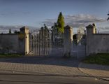 Brama cmentarza w Pajęcznie