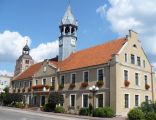 XIX wieczny neogotycki ratusz miejski w Barczewi