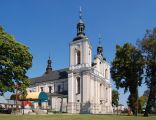 Kościół pw. Nawiedzenia NMP w Woli Gułowskiej, sanktuarium oo. karmelitów Matki Bożej patronki żołnierzy września